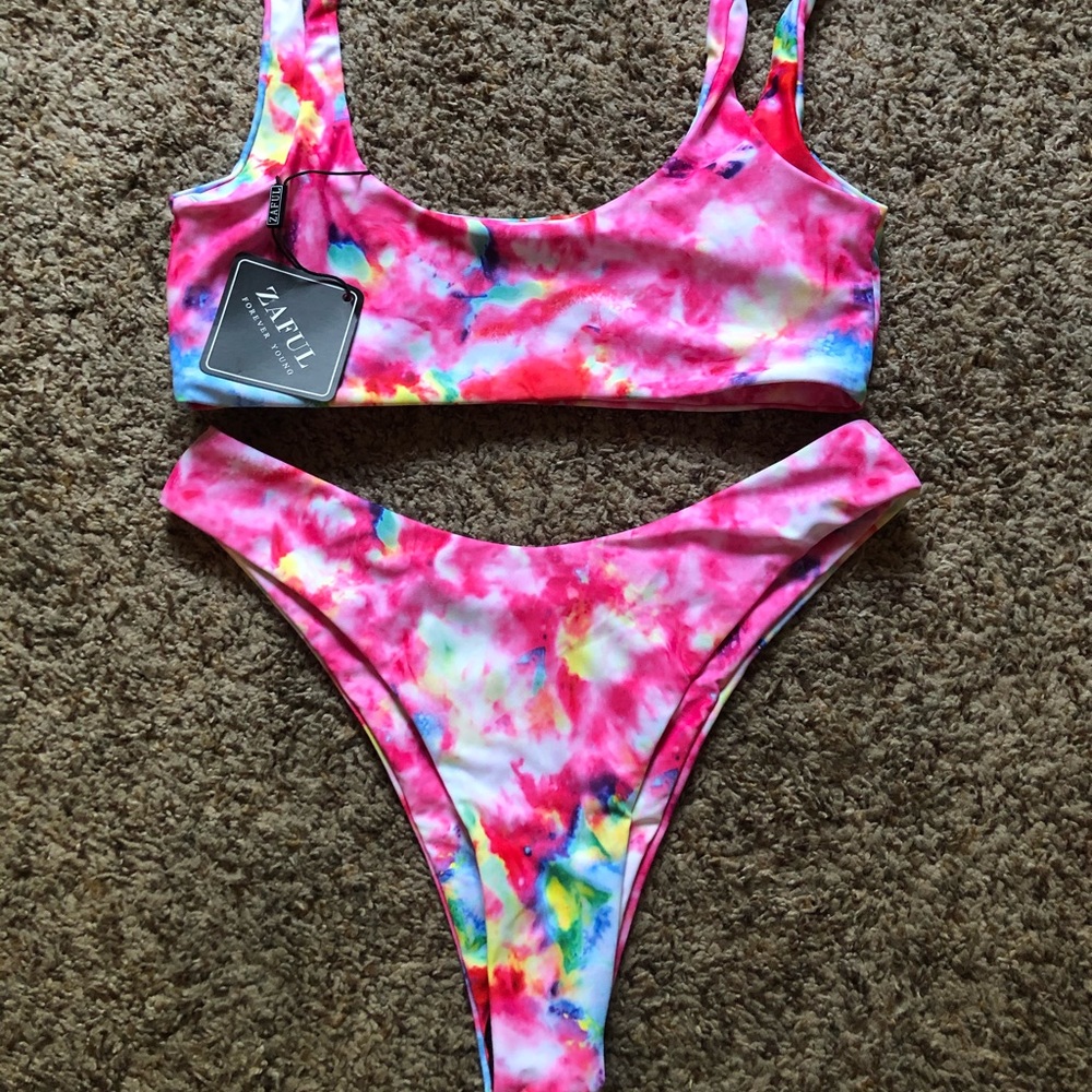 High cut bikini